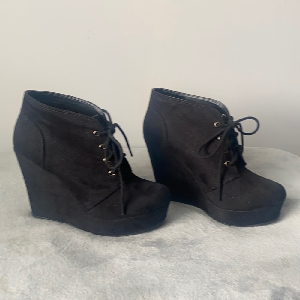 Faux wedge black bootie shoes